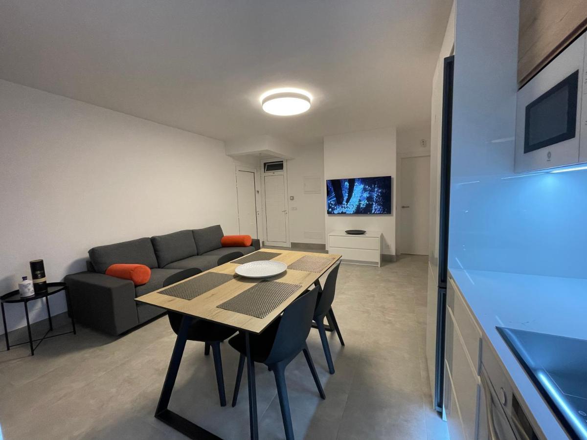 Izaro Apartamento Atico De Lujo Cerca De Playa Dorada Playa Blanca  Eksteriør billede