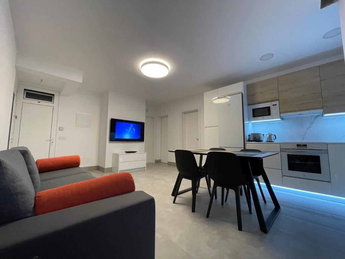 Izaro Apartamento Atico De Lujo Cerca De Playa Dorada Playa Blanca  Eksteriør billede
