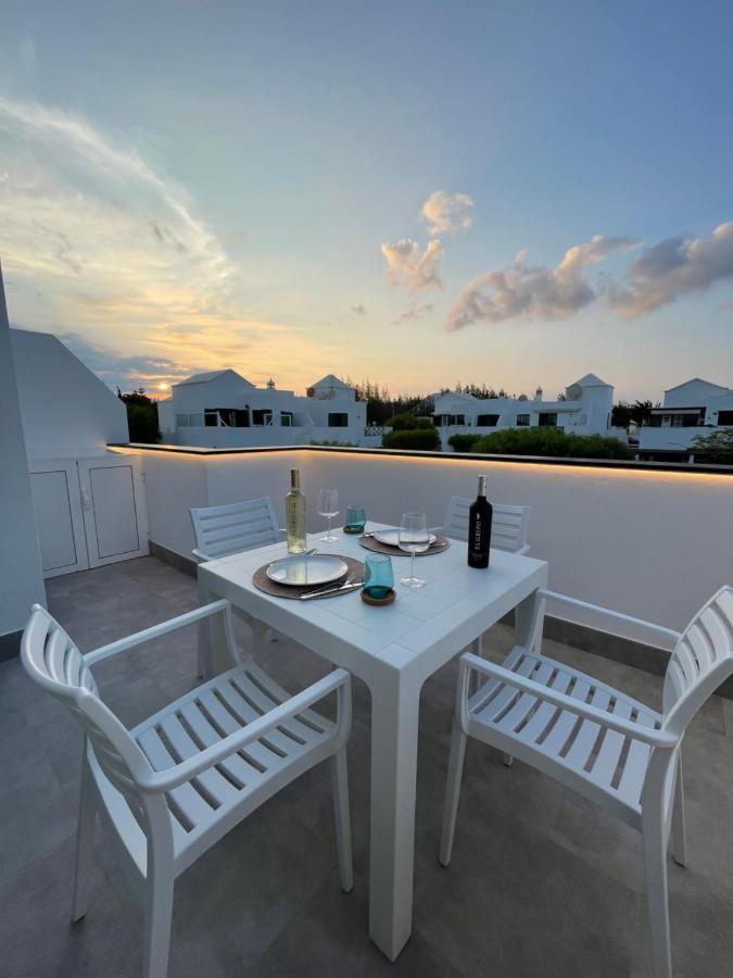 Izaro Apartamento Atico De Lujo Cerca De Playa Dorada Playa Blanca  Eksteriør billede