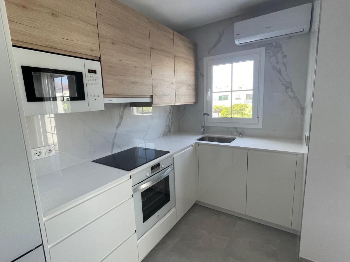 Izaro Apartamento Atico De Lujo Cerca De Playa Dorada Playa Blanca  Eksteriør billede