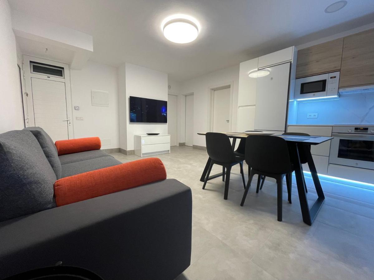 Izaro Apartamento Atico De Lujo Cerca De Playa Dorada Playa Blanca  Eksteriør billede