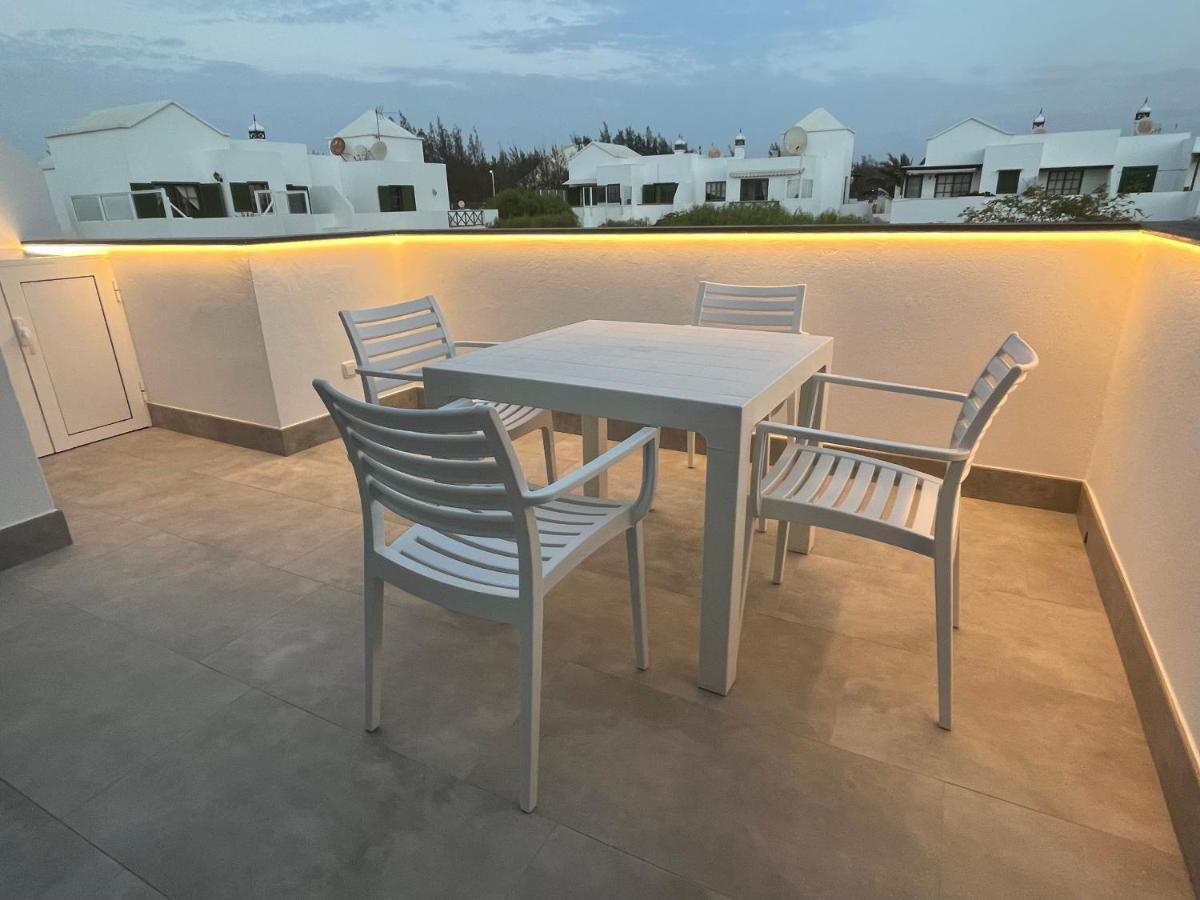 Izaro Apartamento Atico De Lujo Cerca De Playa Dorada Playa Blanca  Eksteriør billede