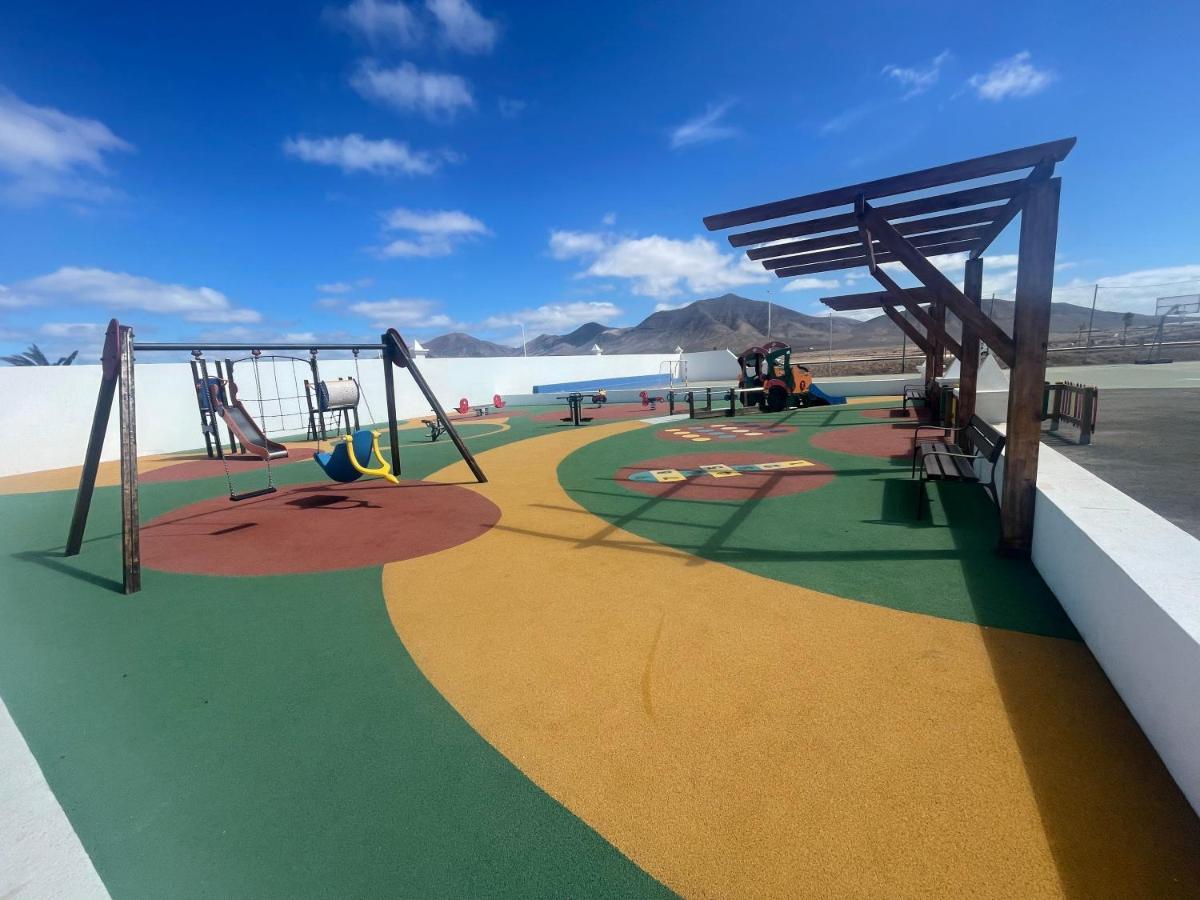 Izaro Apartamento Atico De Lujo Cerca De Playa Dorada Playa Blanca  Eksteriør billede
