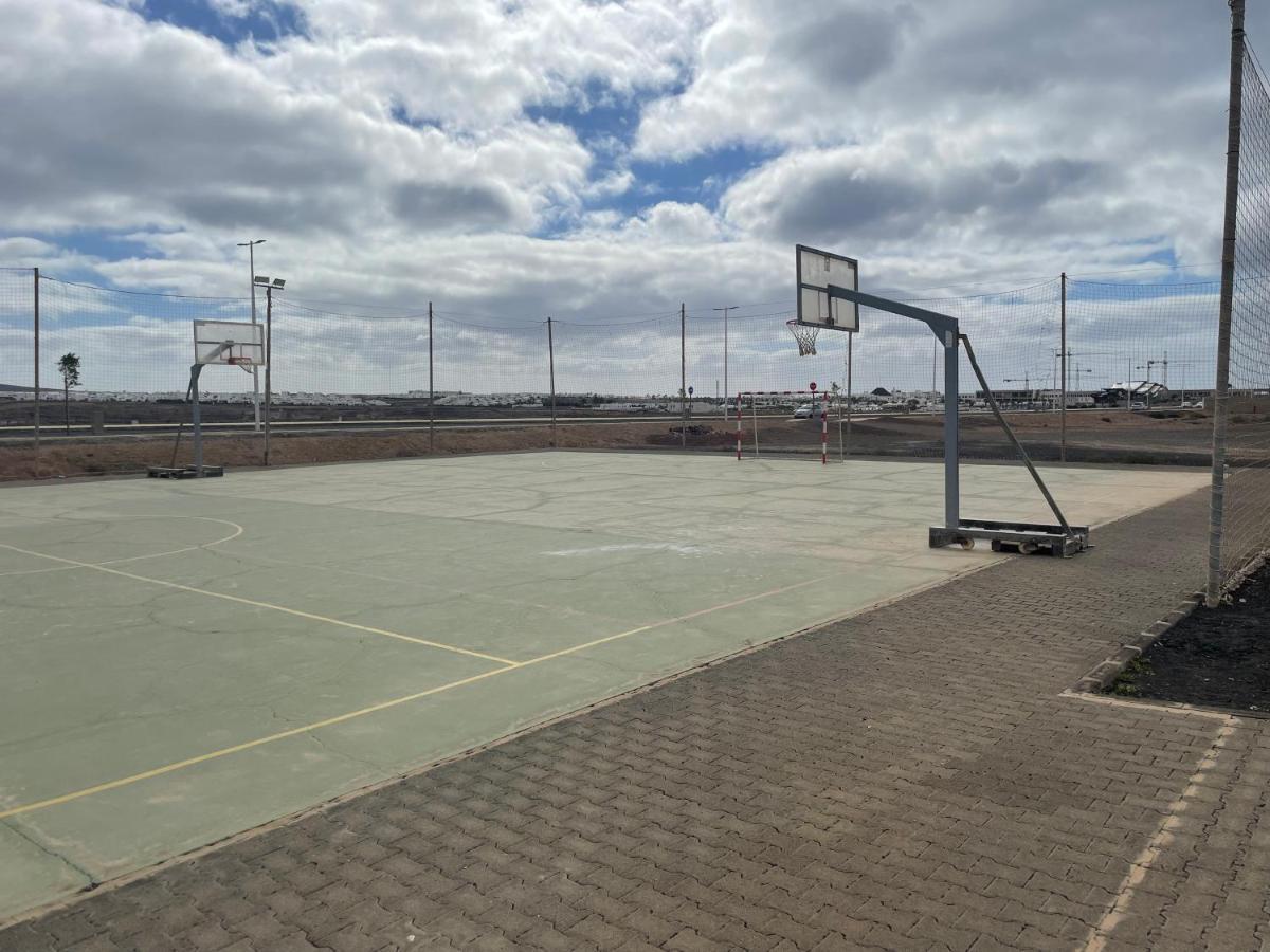 Izaro Apartamento Atico De Lujo Cerca De Playa Dorada Playa Blanca  Eksteriør billede