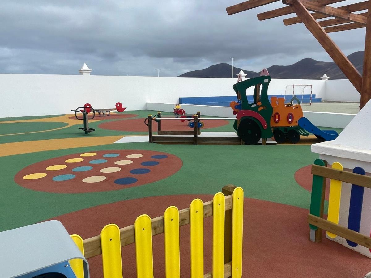 Izaro Apartamento Atico De Lujo Cerca De Playa Dorada Playa Blanca  Eksteriør billede