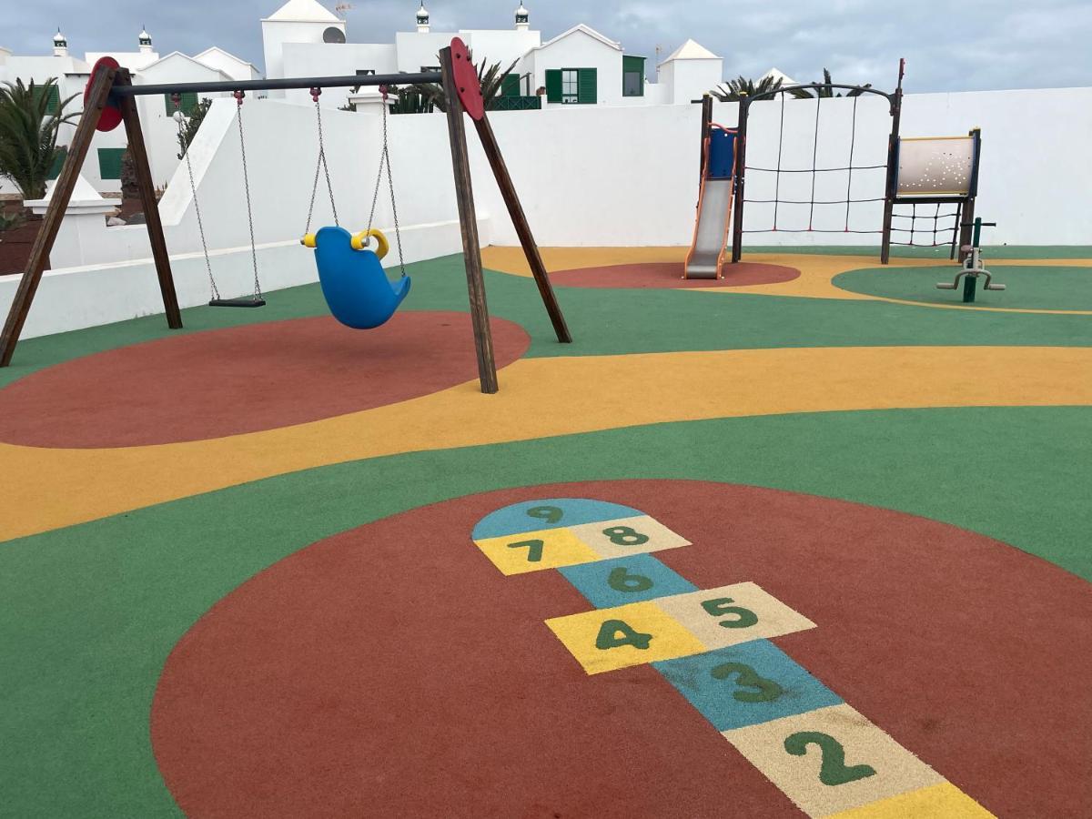 Izaro Apartamento Atico De Lujo Cerca De Playa Dorada Playa Blanca  Eksteriør billede