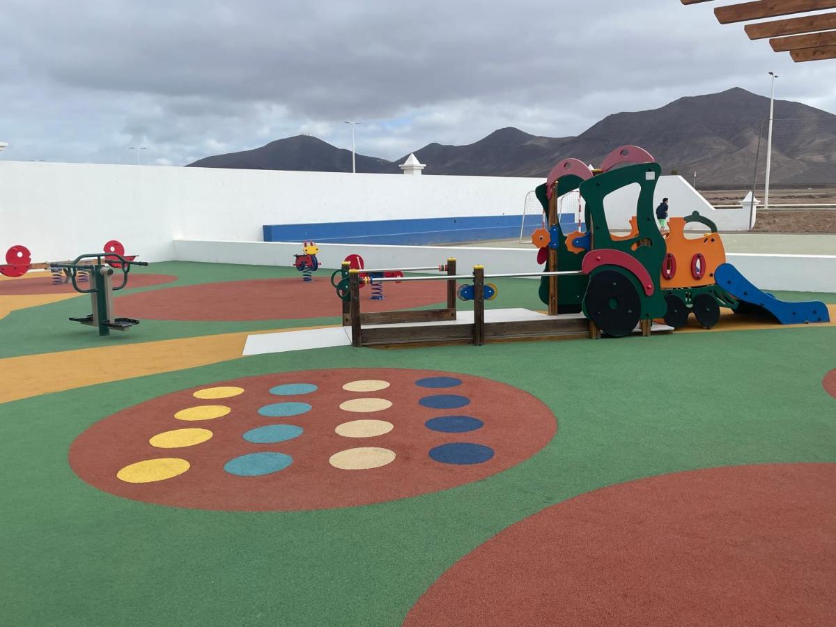 Izaro Apartamento Atico De Lujo Cerca De Playa Dorada Playa Blanca  Eksteriør billede