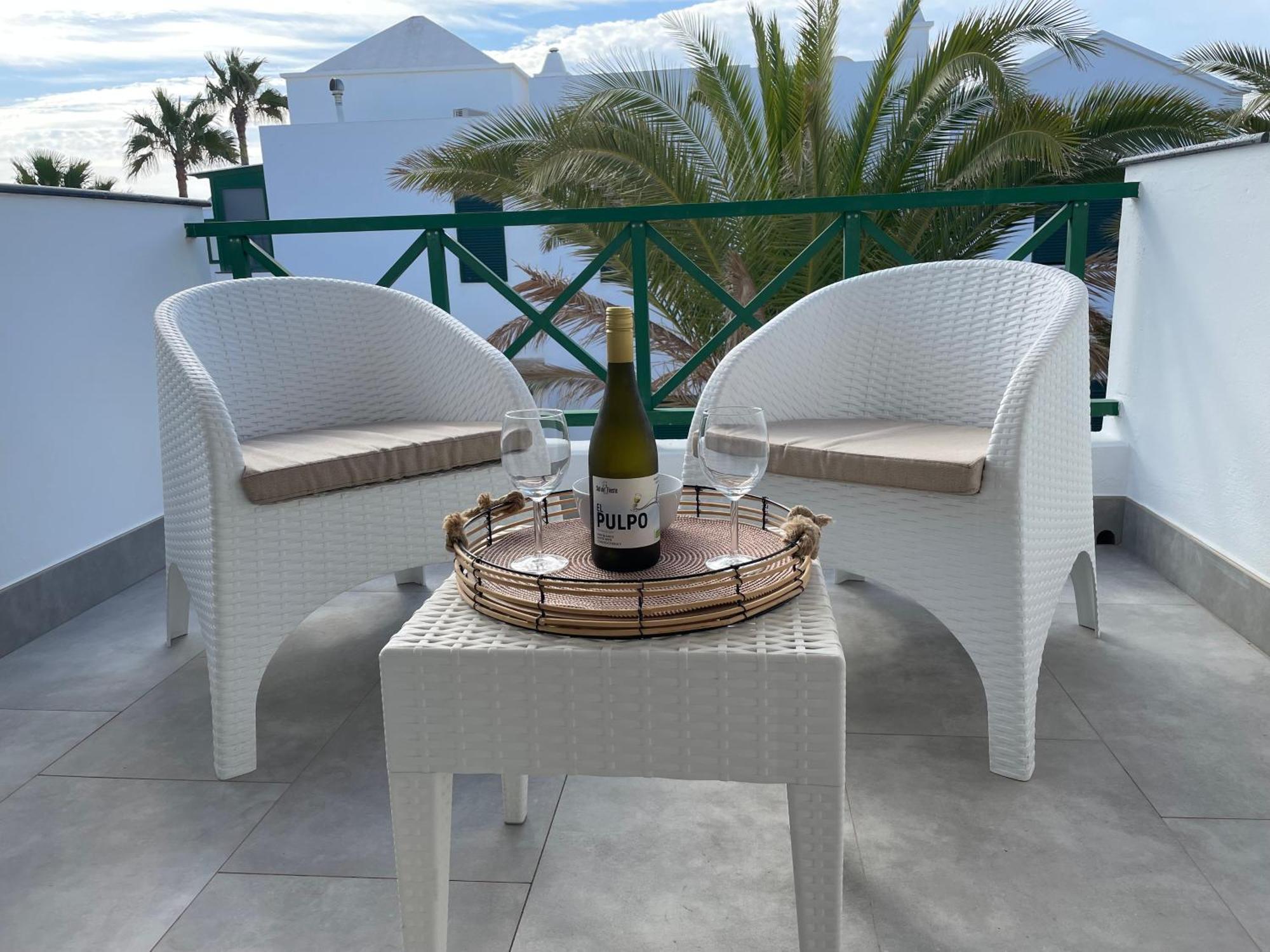 Izaro Apartamento Atico De Lujo Cerca De Playa Dorada Playa Blanca  Eksteriør billede