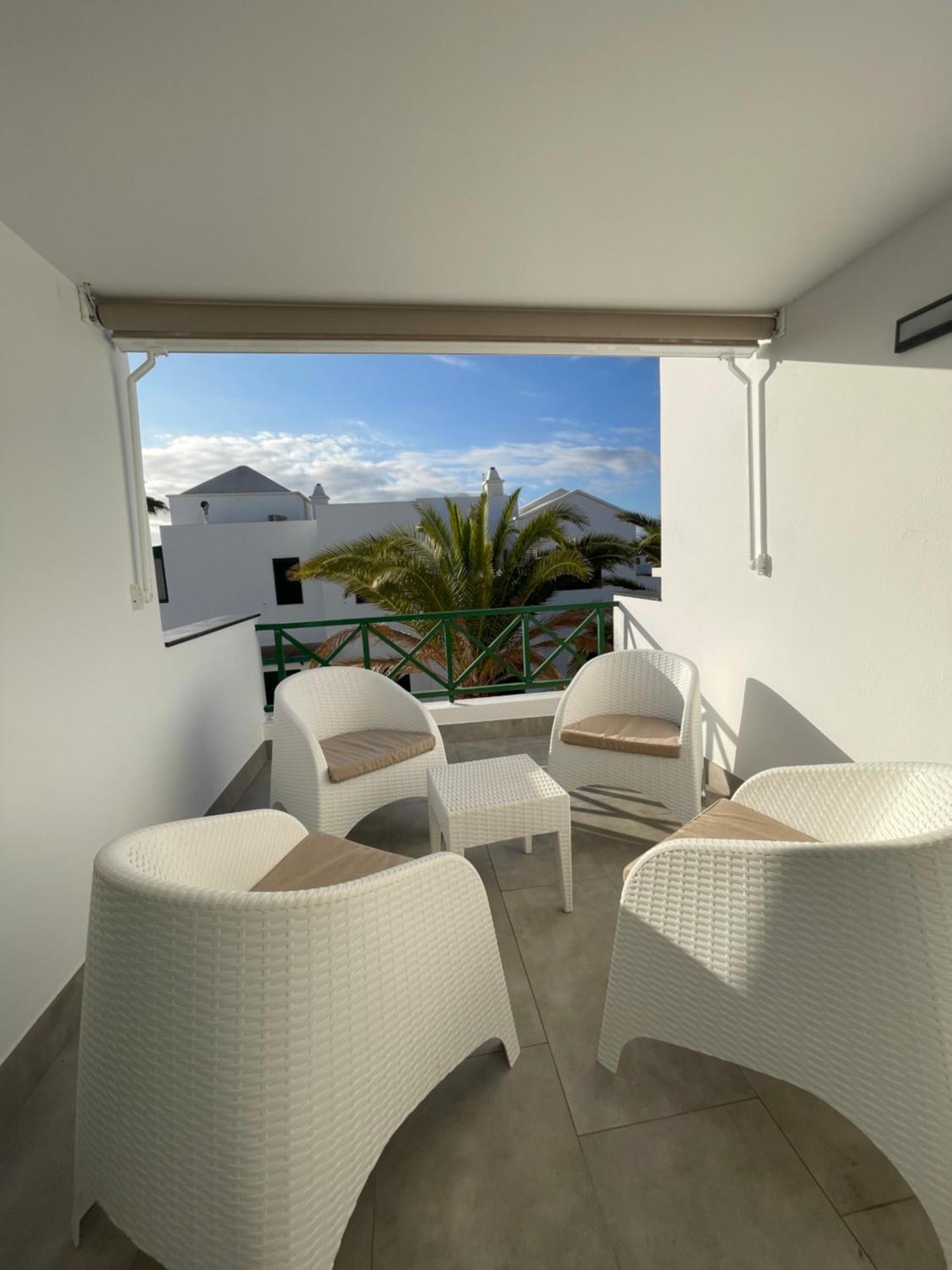 Izaro Apartamento Atico De Lujo Cerca De Playa Dorada Playa Blanca  Eksteriør billede