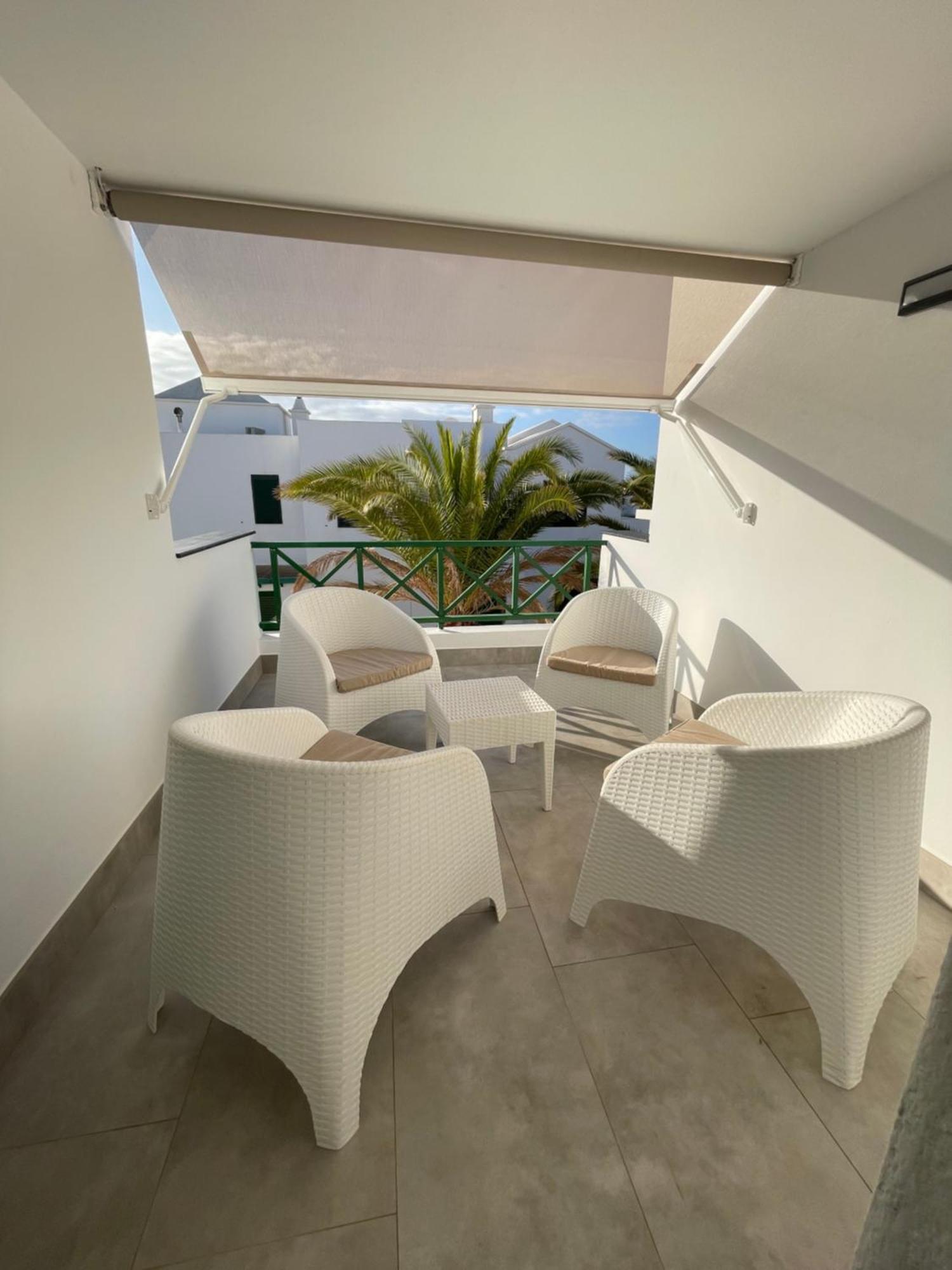 Izaro Apartamento Atico De Lujo Cerca De Playa Dorada Playa Blanca  Eksteriør billede